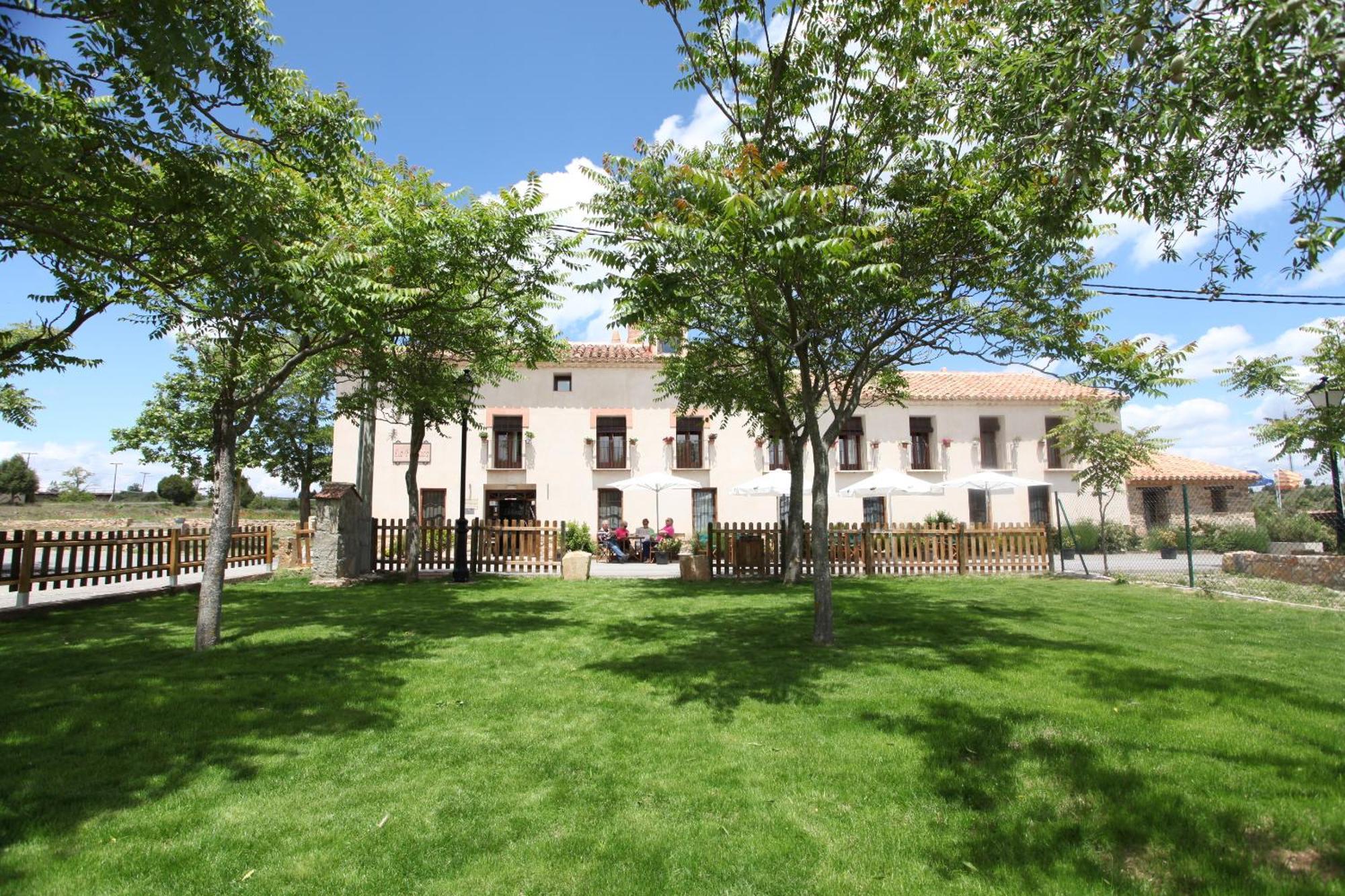 Hotel La Fonda De La Estacion La Puebla De Valverde Eksteriør bilde